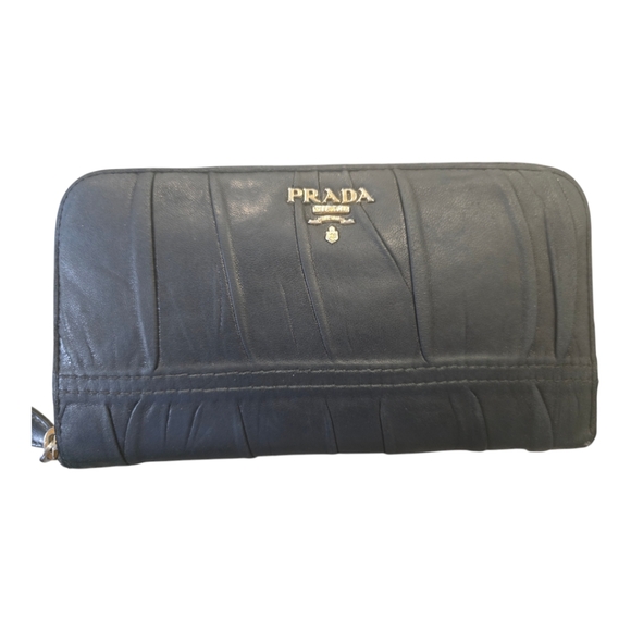 Authentic Preowned Prada Zip Around Wallet EUC black leather extremely soft - Picture 4 of 12